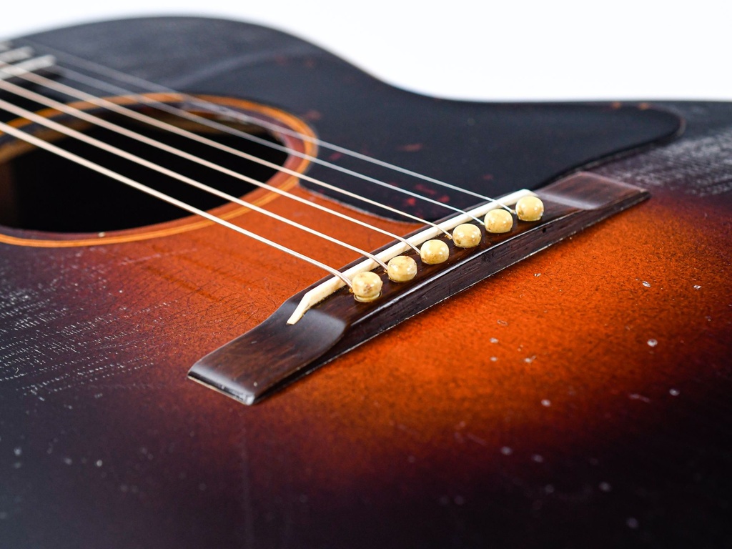 Gibson L00 1932-10.jpg