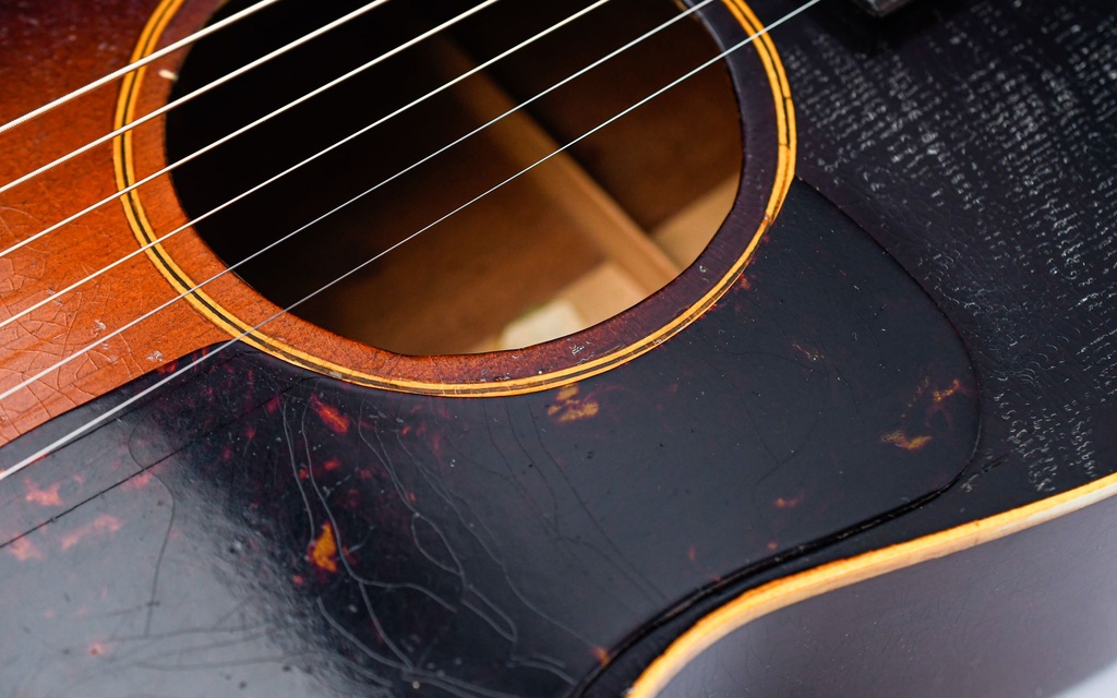 Gibson L00 1932-11.jpg