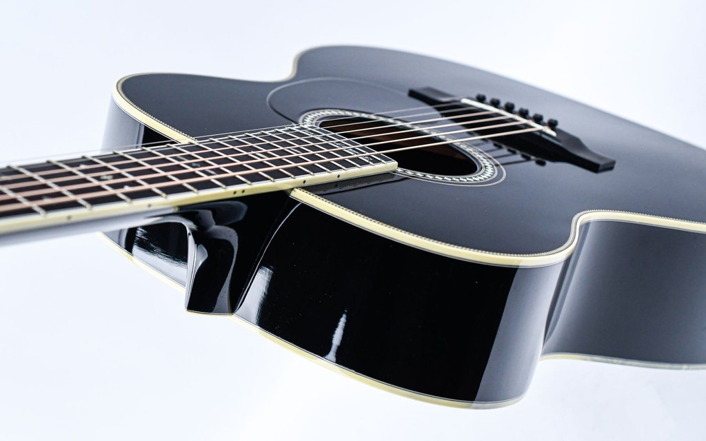 Martin 00028 Belezza Nera Eric Clapton 18 of 476 2004-8.jpg