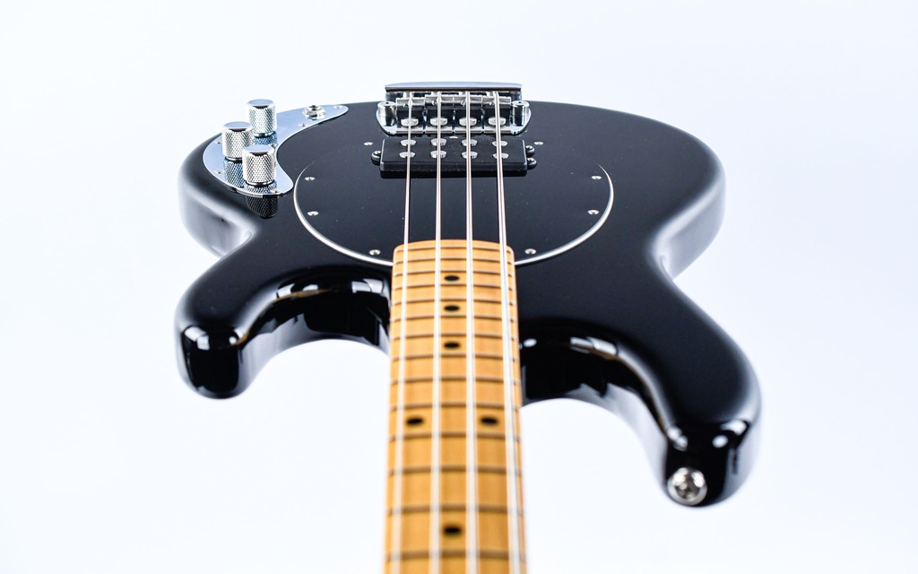 Music Man Retro 70s Stingray Black-12.jpg