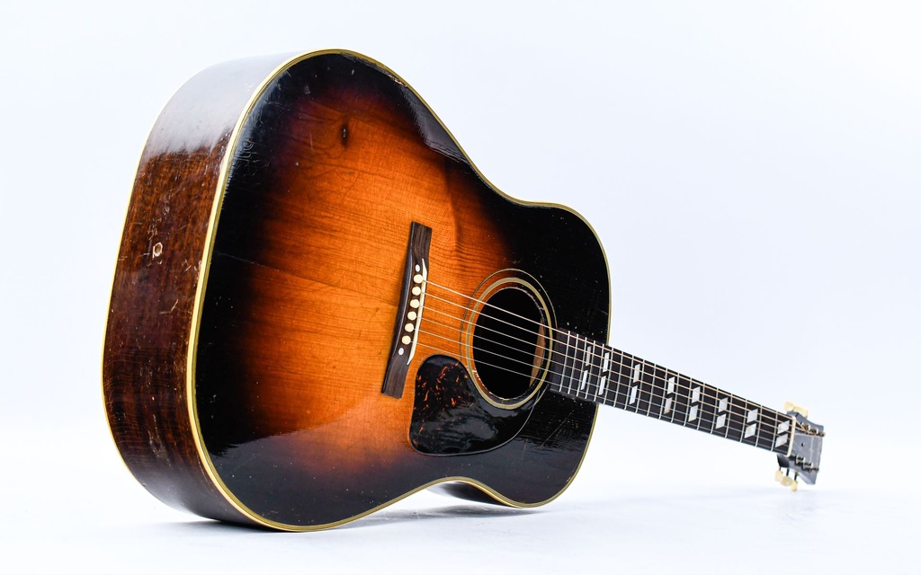 Gibson Southern Jumbo 1944-14.jpg