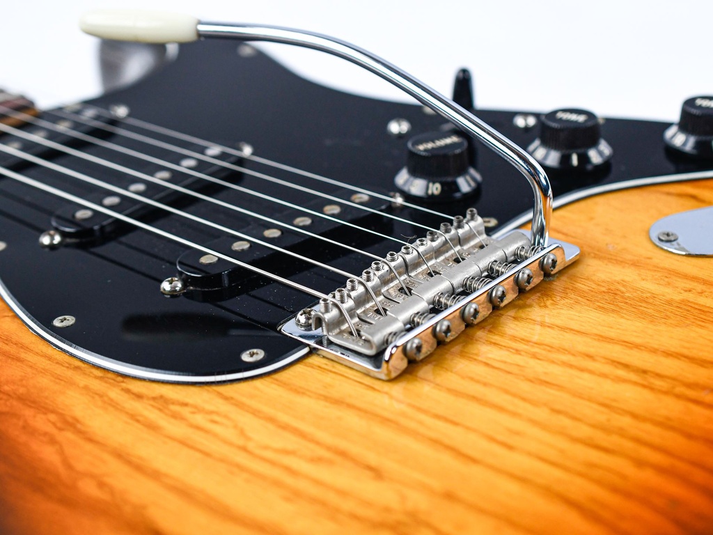 Fender Stratocaster Sunburst RW 1979-10.jpg