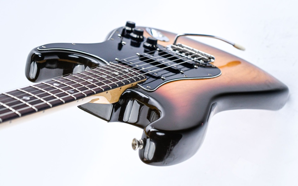 Fender Stratocaster Sunburst RW 1979-8.jpg