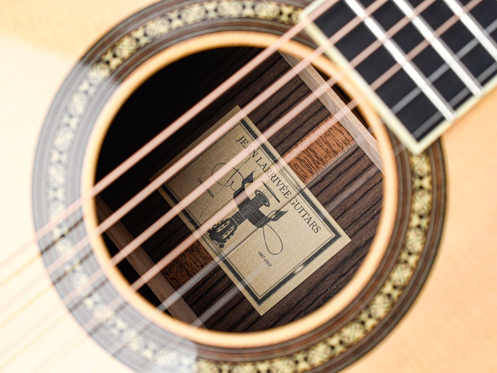 Larrivee JCL 40th Anniversary Limited Edition Reissue 2007-12.jpg