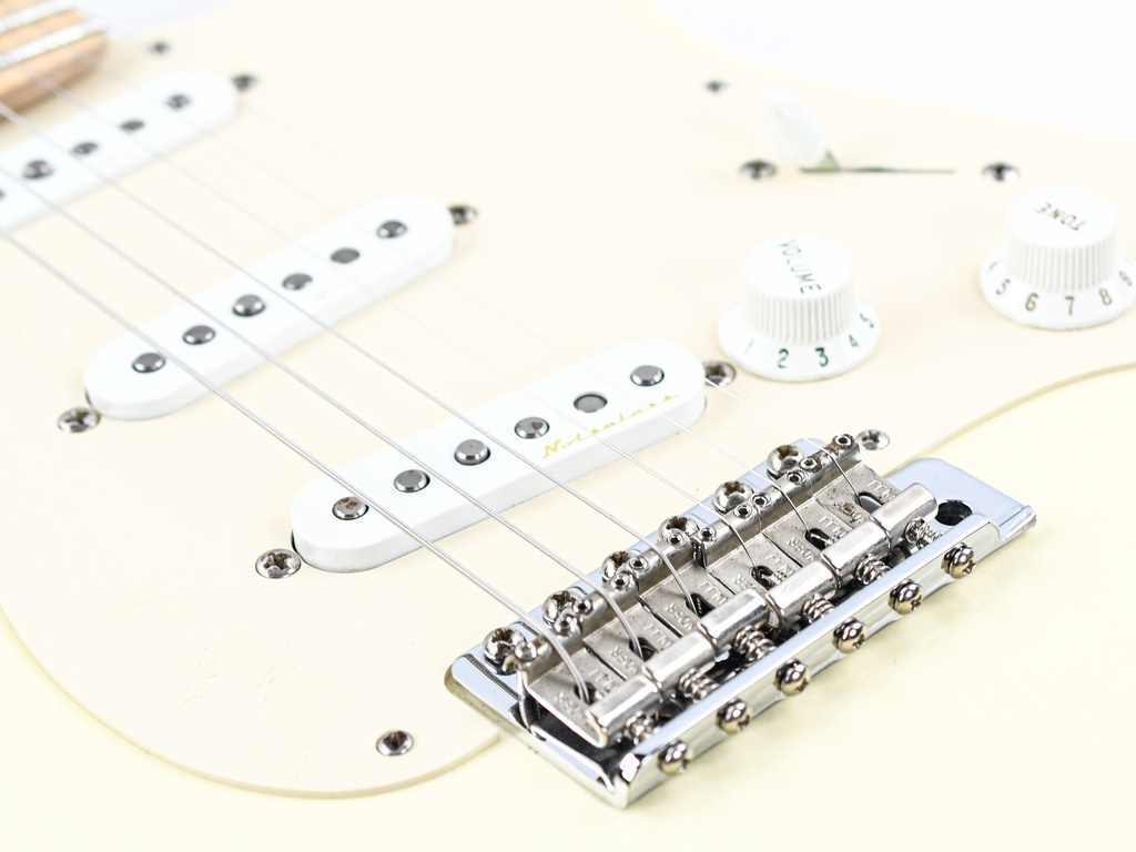 [US11196611] Fender Eric Clapton Stratocaster Olympic White 2011-10.jpg