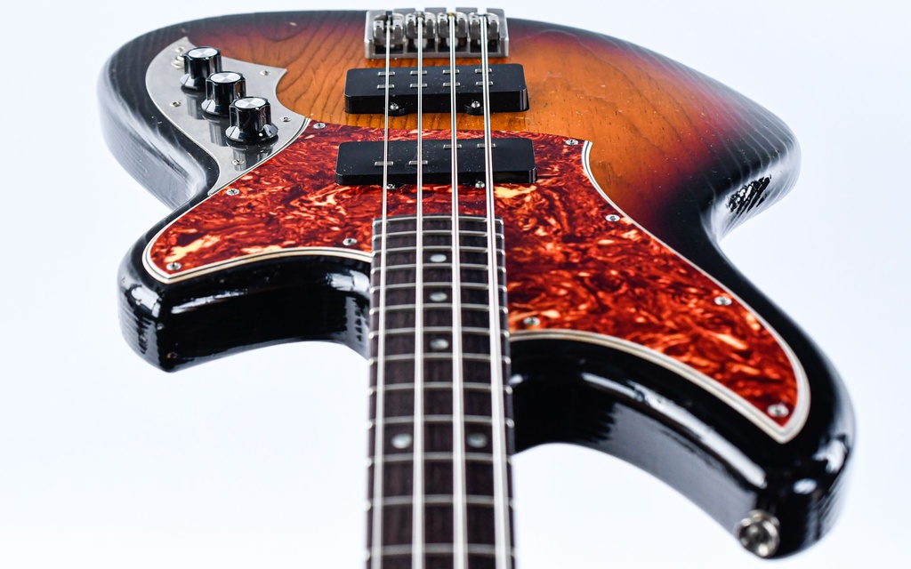 [IVR-3TB] Novo Ivorus Bass 3 Tone Burst Light Aged-13.jpg