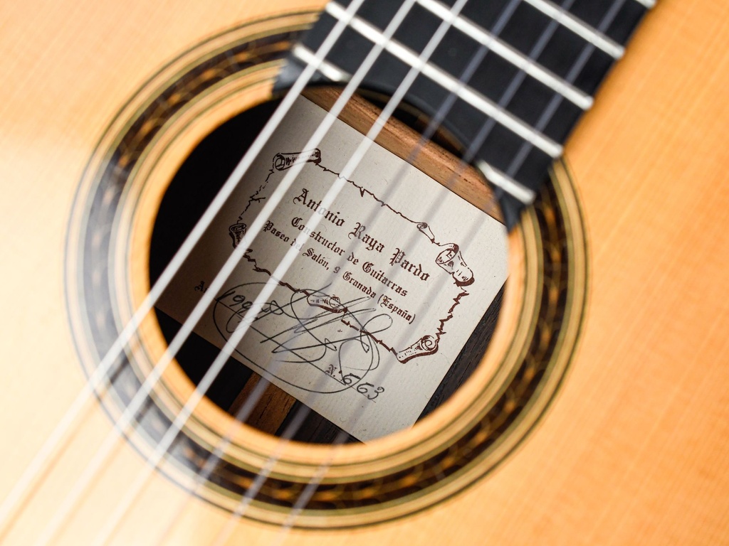 Antonio Raya Pardo Concert Spruce Rosewood 1997-12.jpg