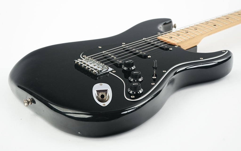 Fender Stratocaster Hardtail Maple Cap Black 1979-11.jpg