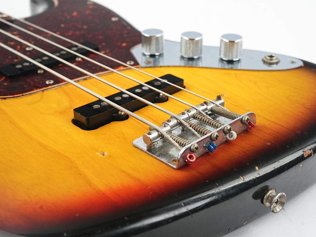 Fender Jazz Bass Sunburst 1977-10.jpg