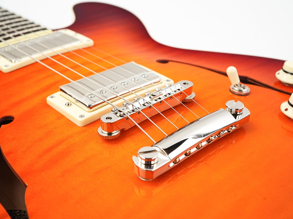 Collings I35LC Deluxe Brock Burst-10.jpg