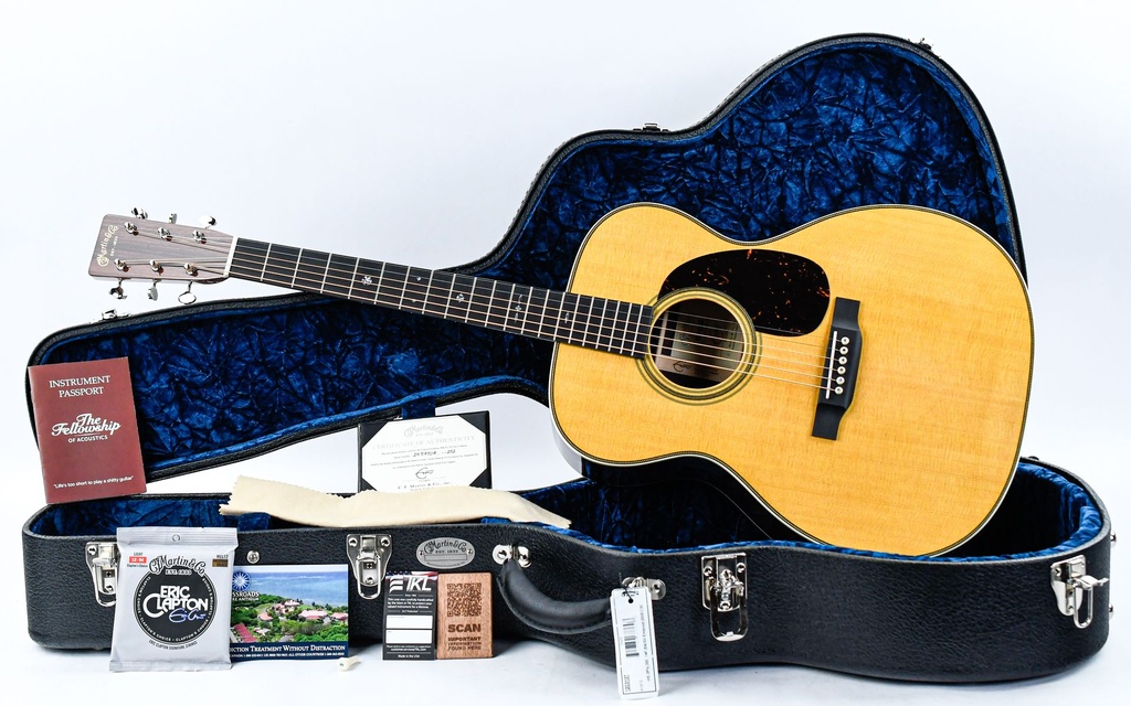Martin 000-EC 30th Anniversary #2959704-1.jpg