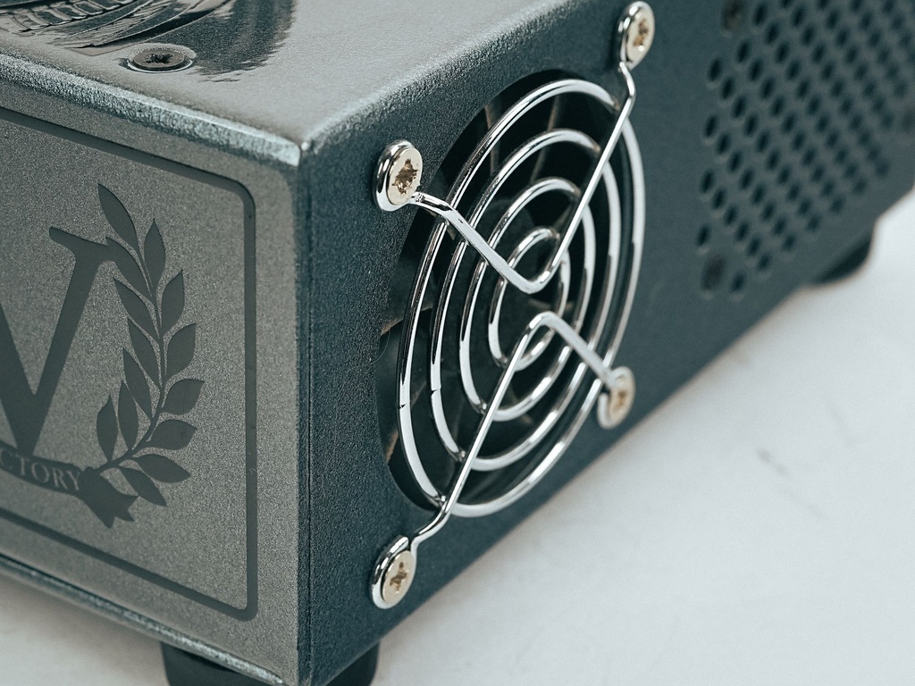 Victory V4 The Kraken Pedalboard Amp 2023-6.jpg