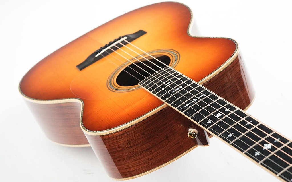 Rozawood RB57 OM Blues 2006-8.jpg