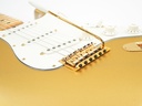 Fender  Stratocaster The Strat Gold  1982-10.jpg