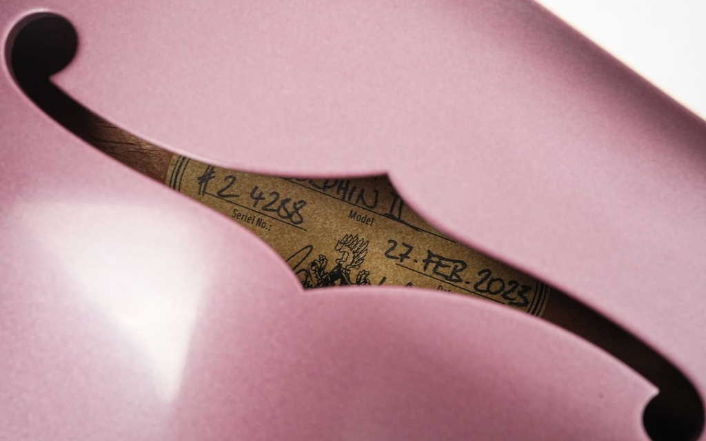 Nik Huber Dolphin II Burgundy Mist 2023-12.jpg