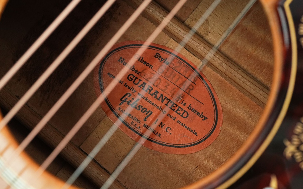 Gibson J200 1963-11.jpg