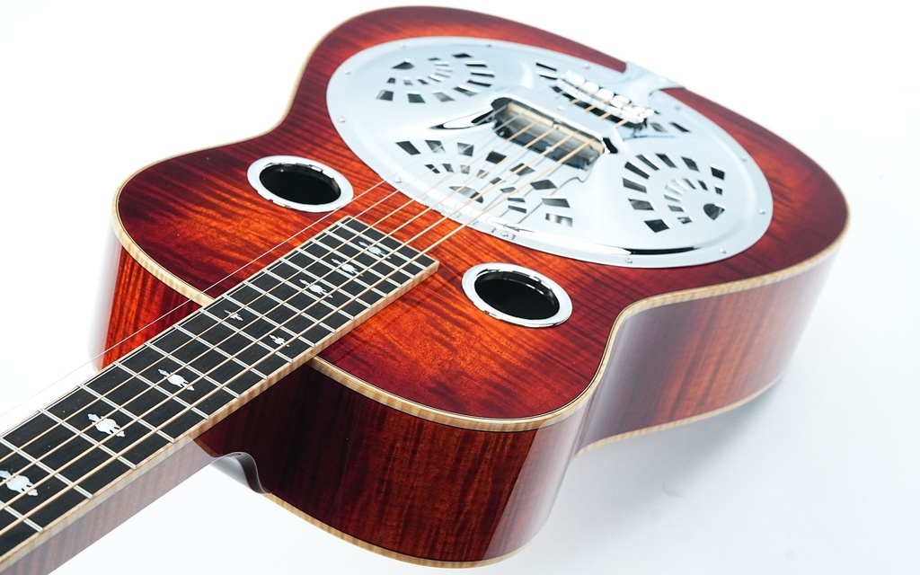 Beard Legacy E Curly Maple-8.jpg