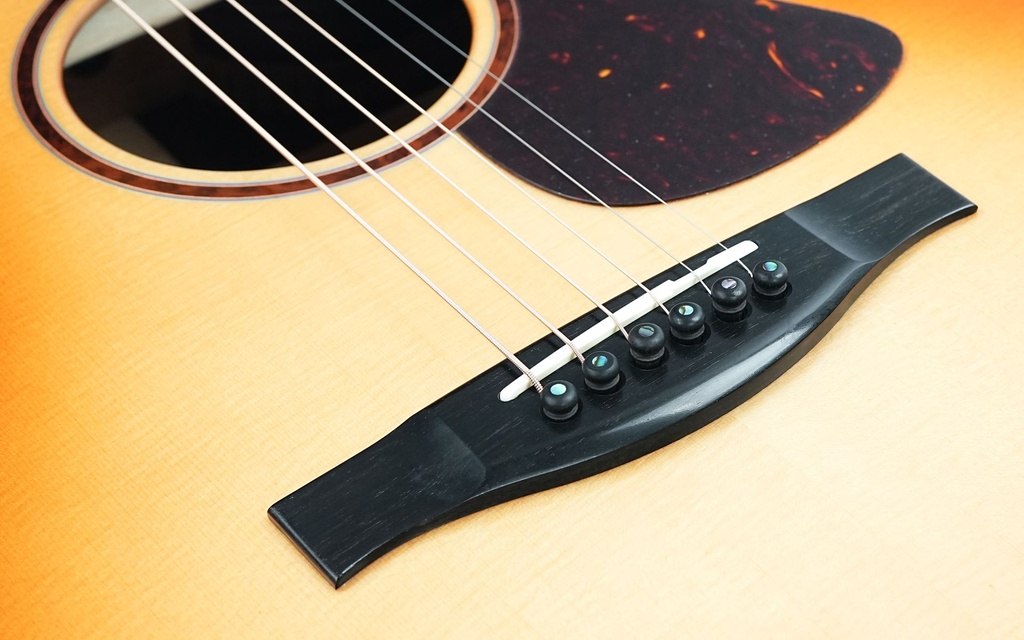 Eastman AC722CE Dakota Fade 2021-10.jpg