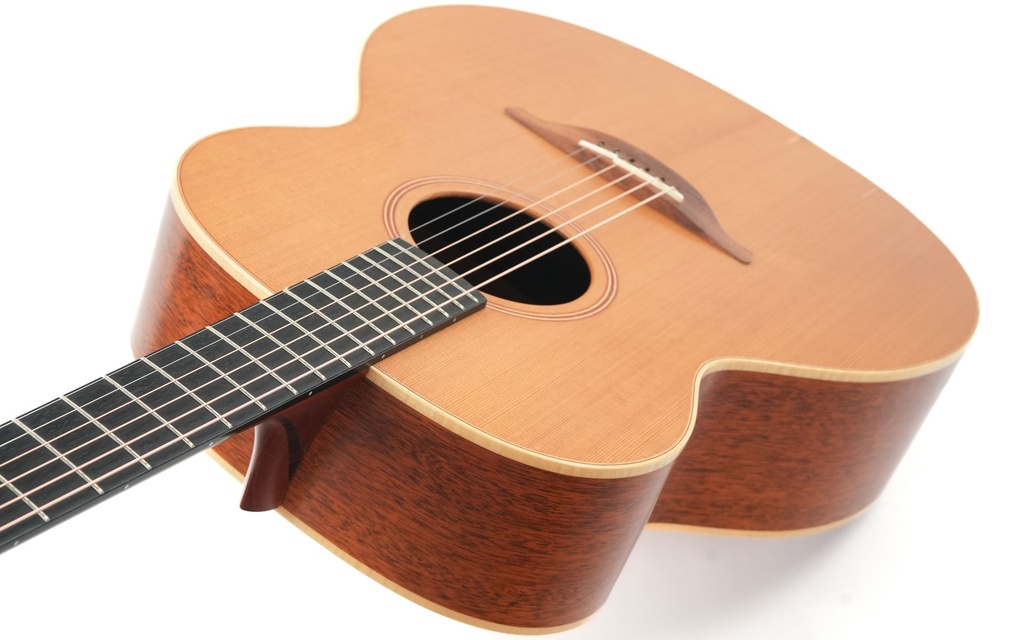 Lowden O22 Cedar Mahogany 2022-8.jpg