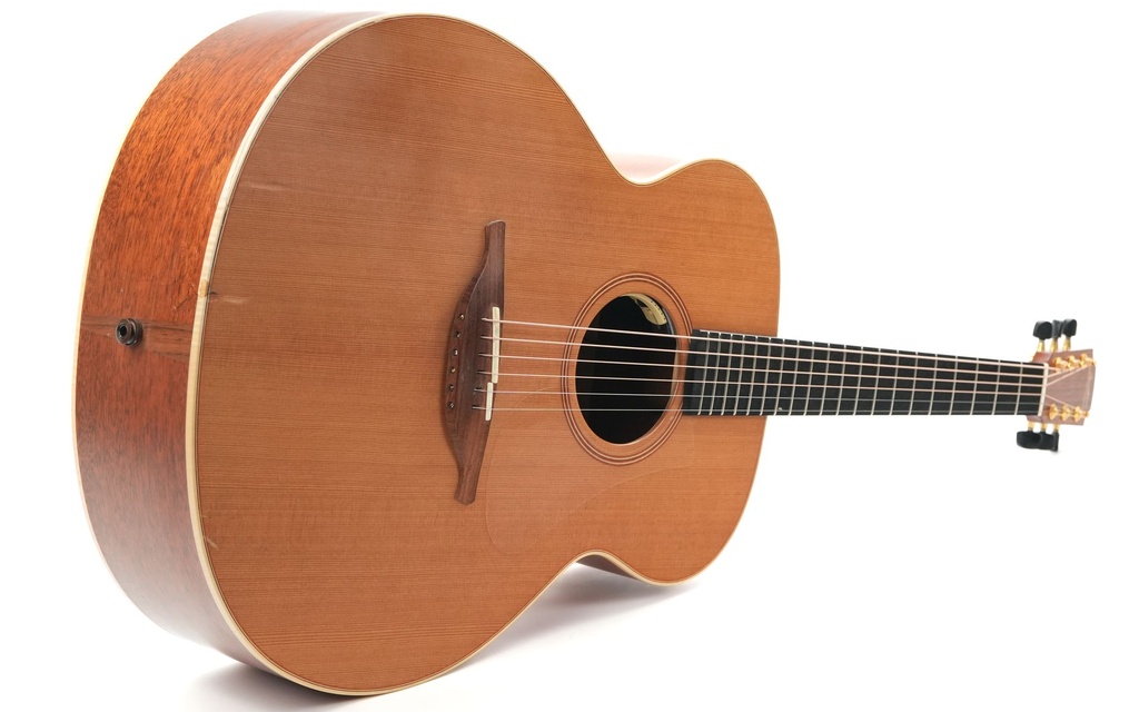 Lowden O22 Cedar Mahogany 2022-11.jpg