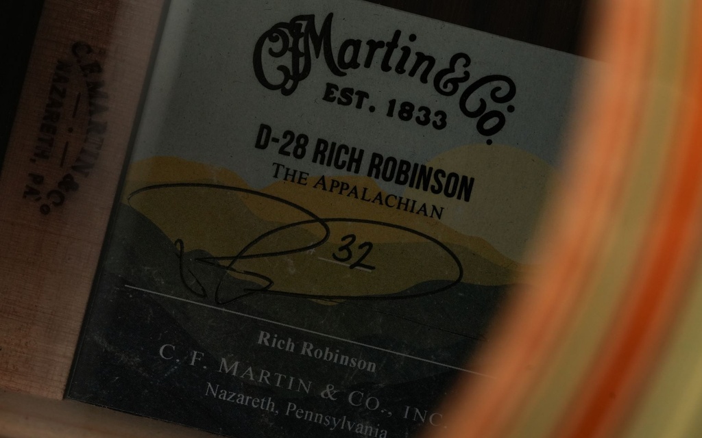 Martin D28 Rich Robinson 2022-12.jpg
