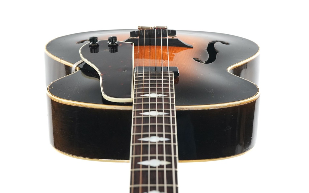 Epiphone Triumph Sunburst 1940-15.jpg