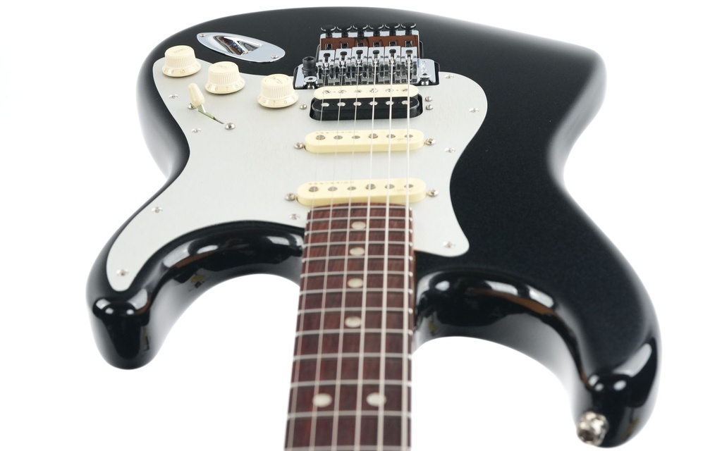 Fender Ultra Luxe Stratocaster Floyd Rose HSS 2023-12.jpg