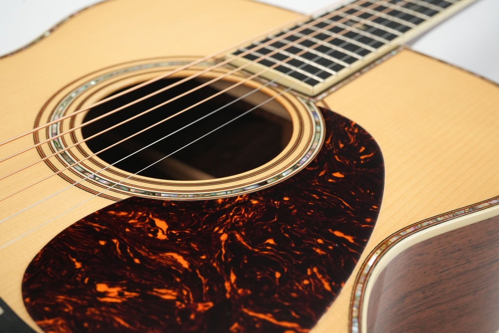 Martin 00042 1939 Authentic VTS 2015-11.jpg