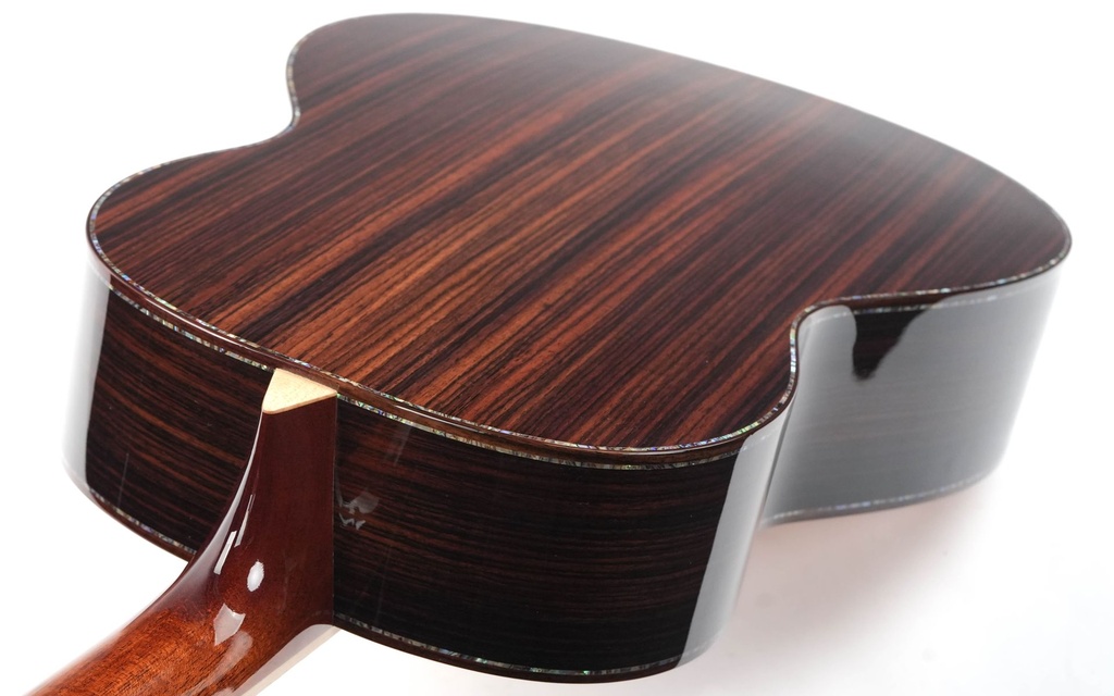 Larrivee L72 Rosewood Spruce 2024-9.jpg