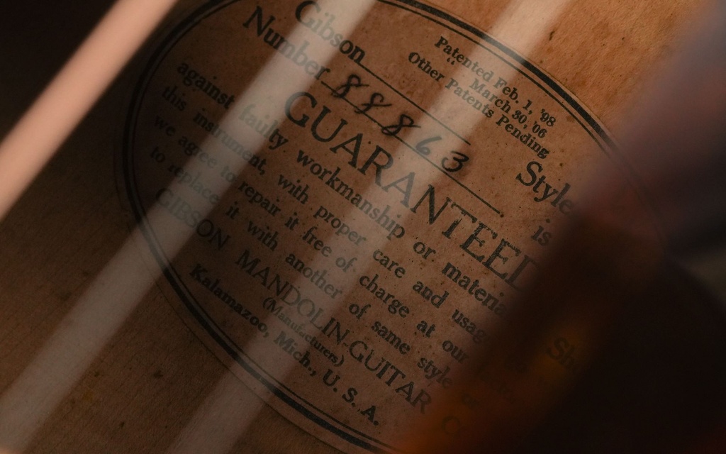 Gibson L3 Sunburst 1929-13.jpg