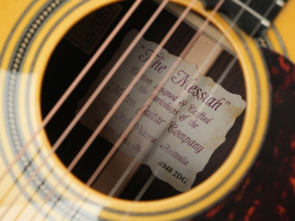 Maton Messiah EM100 808 Sunburst-11.jpg