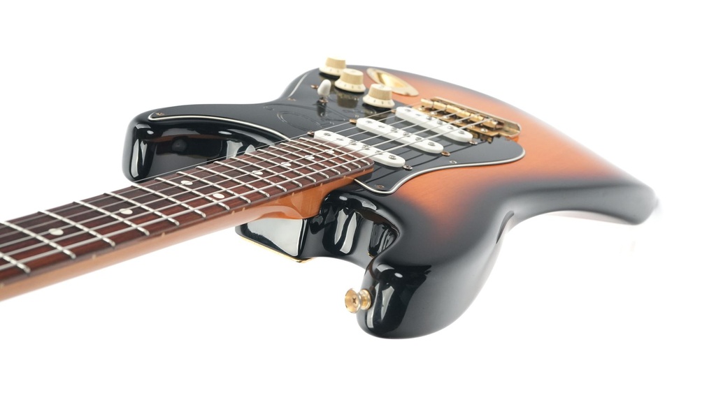 Fender SRV Stratocaster 1993-8.jpg