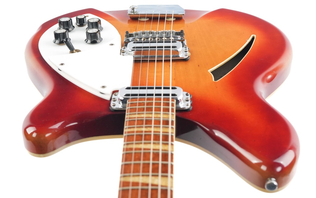 Rickenbacker 365 Fireglow 1966-12.jpg
