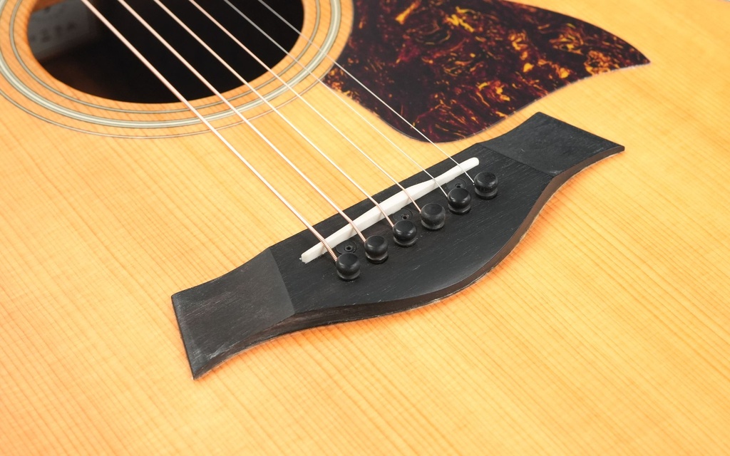 Taylor 314CE Koa LTD ES2 2003-10.jpg