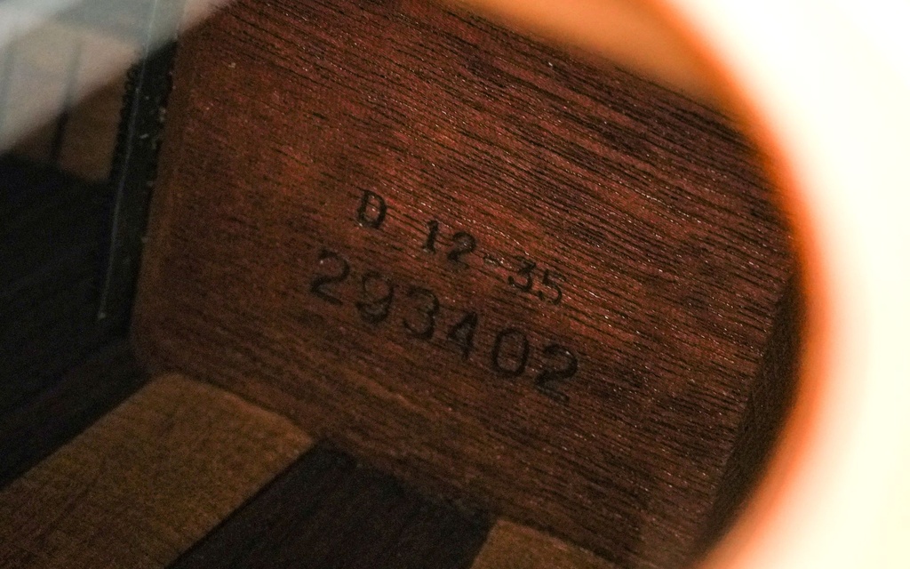 Martin D12-35 1971-12.jpg