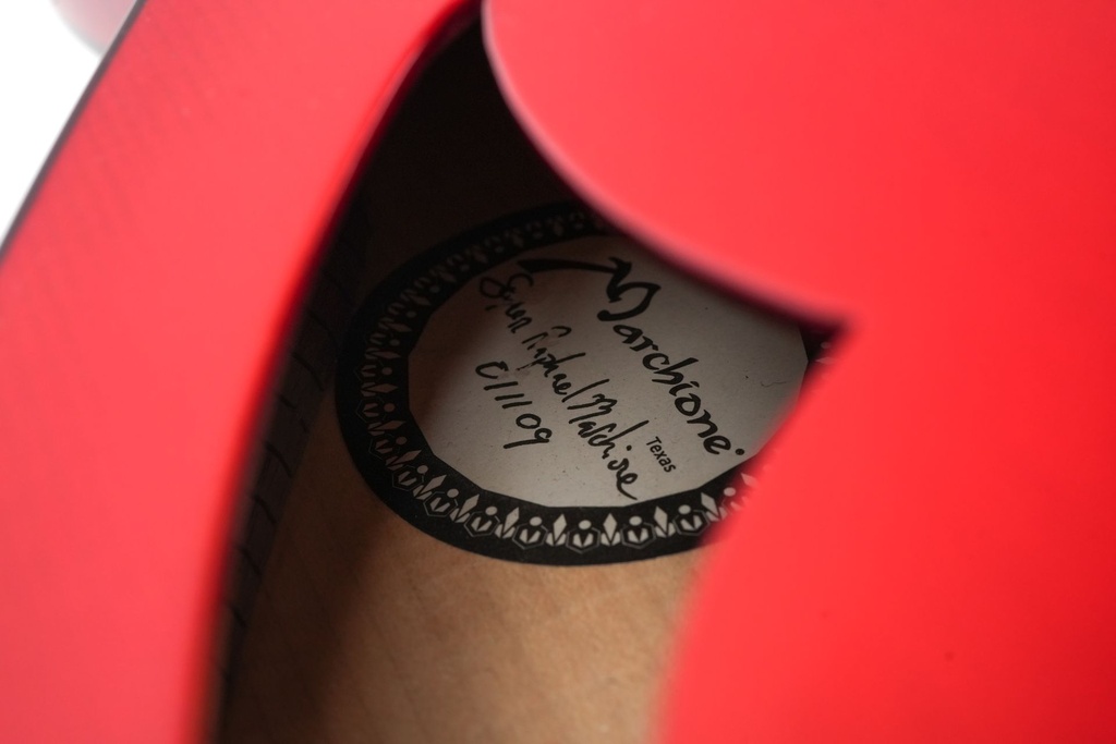 Marchione 15" Archtop Red 2009-11.jpg