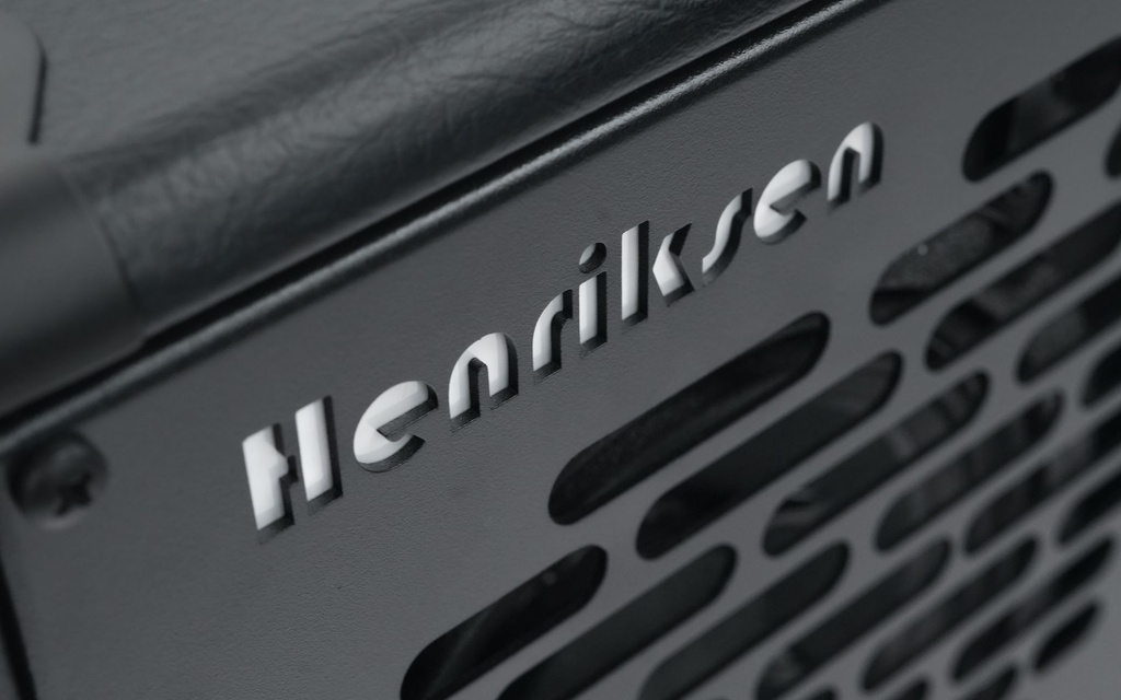 Henriksen the Blu Six-4.jpg