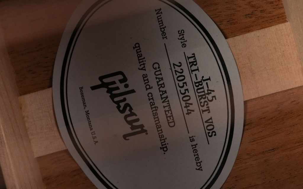 Gibson J-45 Std Tri-Burst VOS -12.jpg