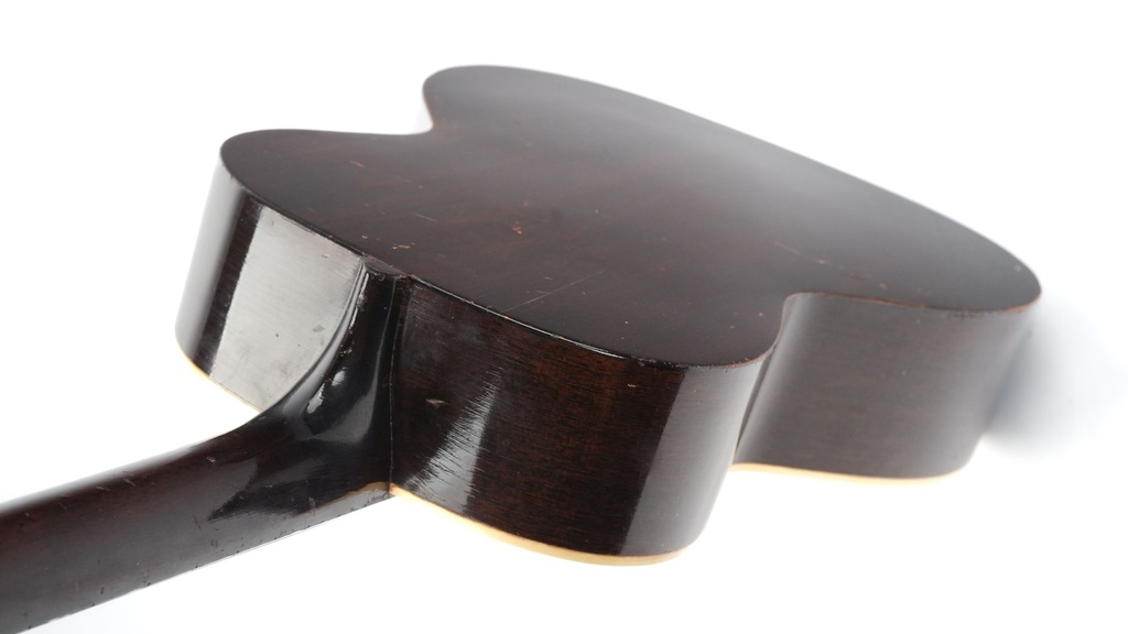 Gibson L00 1933-9.jpg