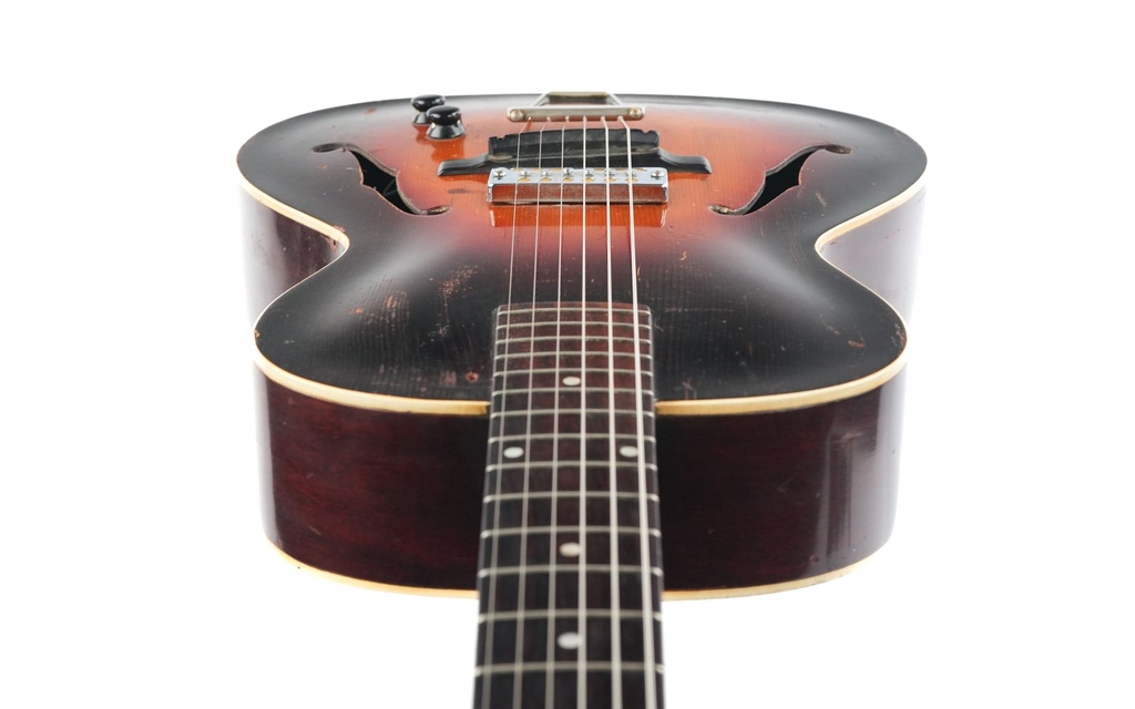 Gibson L37 1937-13.jpg