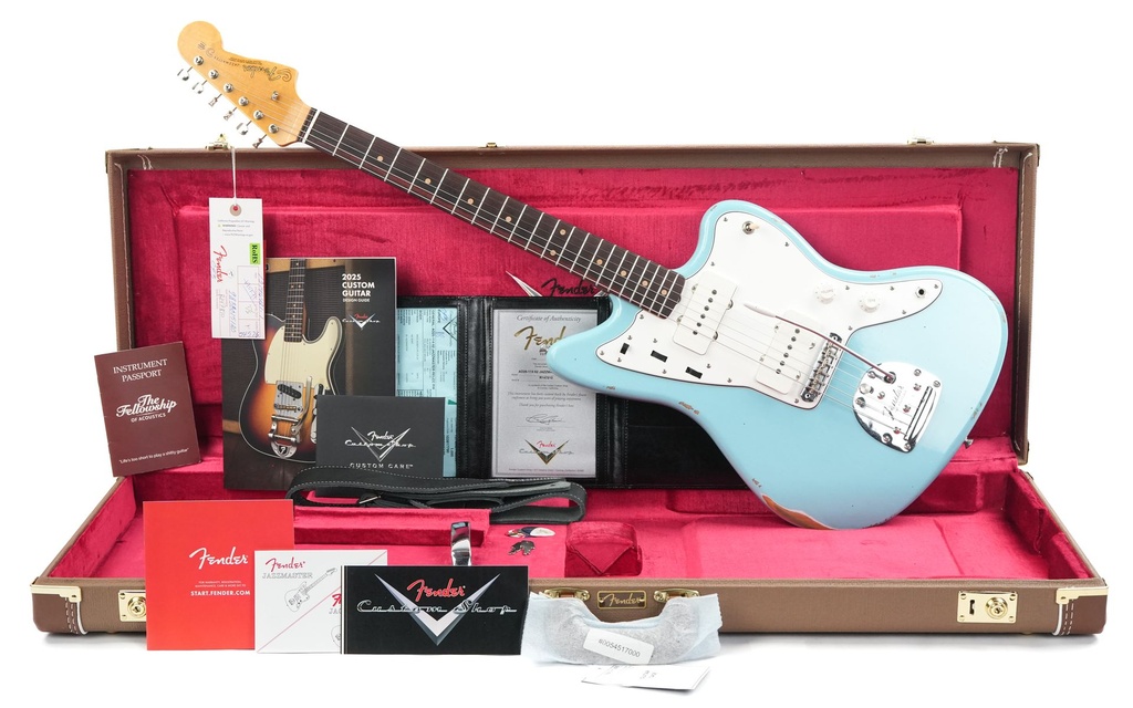 Fender Custom Shop 1962 Jazzmaster Relic Daphne Blue.jpg