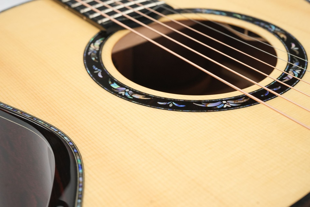 Kevin Ryan Nightingale Quilted Mahogany European Spruce 2022-11.jpg