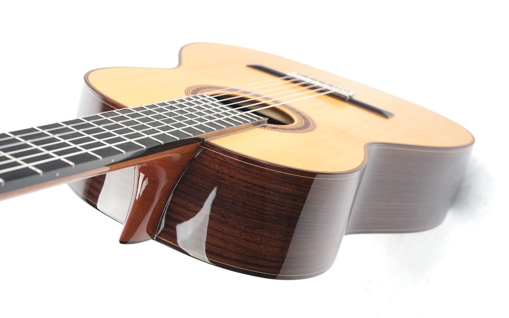 Bautista Iranzo Model 20 Concert Spruce-8.jpg