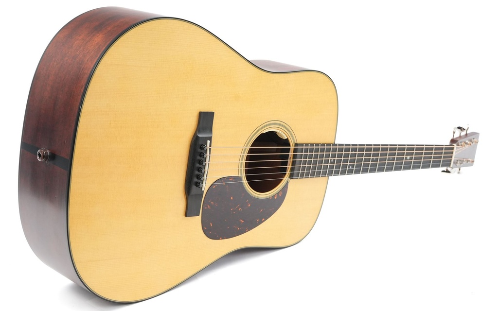 Martin D18 Satin 2023-11.jpg