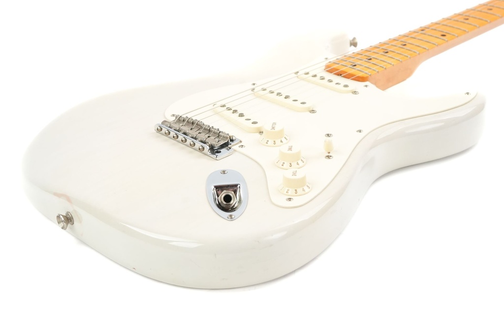 Fender Stratocaster Eric Johnson White Blonde 2006-11.jpg
