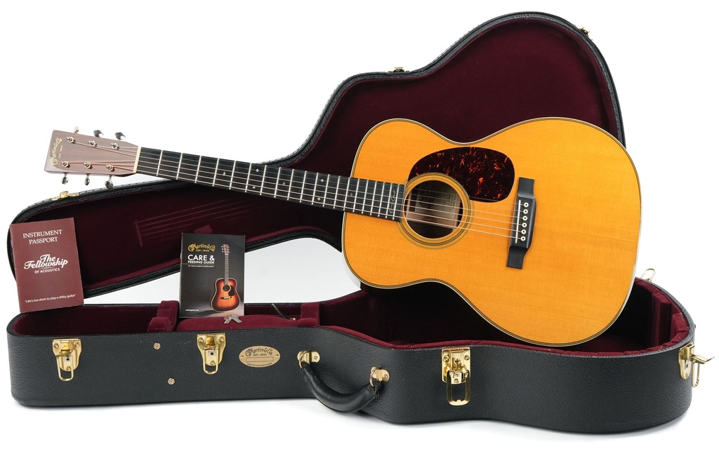 Martin 00028EC Eric Clapton 2018.jpg