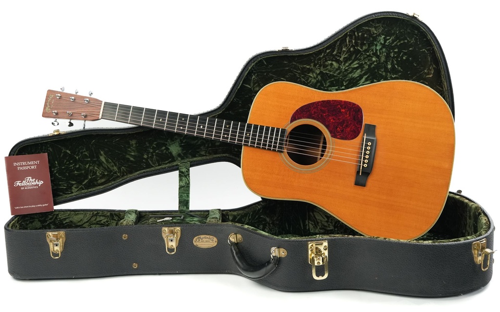 Martin HD28v 1999.jpg