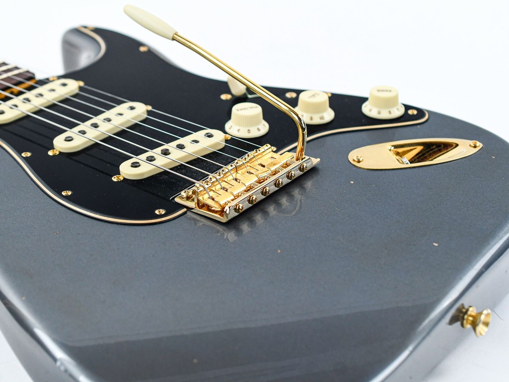 Fender Custom Shop LTD 65 Dual Mag Stratocaster Journeyman_CC Charcoal Frost Metallic-11.jpg