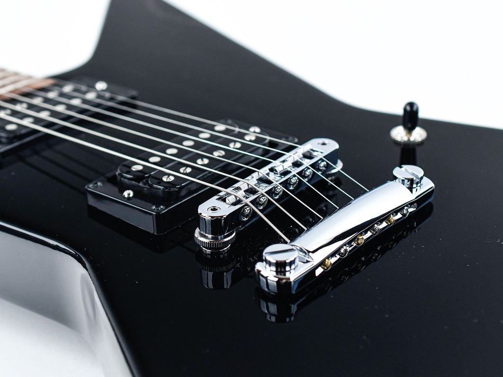 Gibson 80s Explorer Ebony-10.jpg