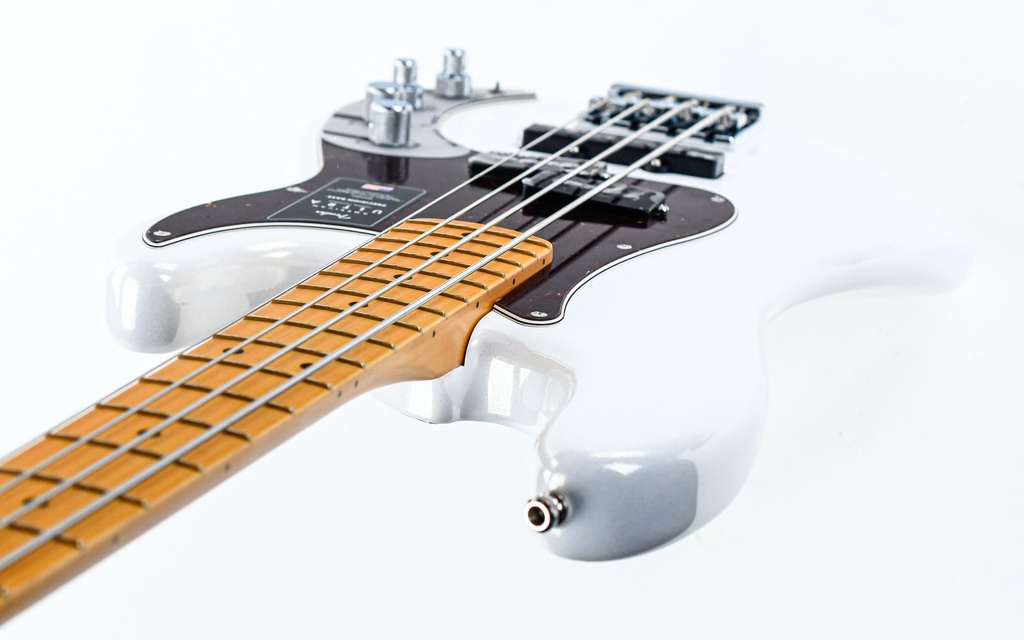 Fender American Ultra Precision Bass Arctic Pearl-9.jpg
